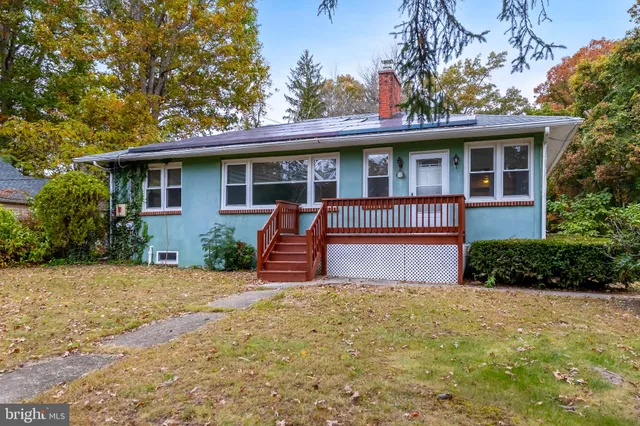 $320,000 | 40 Spillway Drive, Alloway, NJ 08001