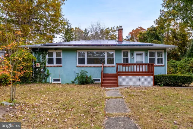 $320,000 | 40 Spillway Drive, Alloway, NJ 08001