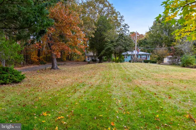 $320,000 | 40 Spillway Drive, Alloway, NJ 08001