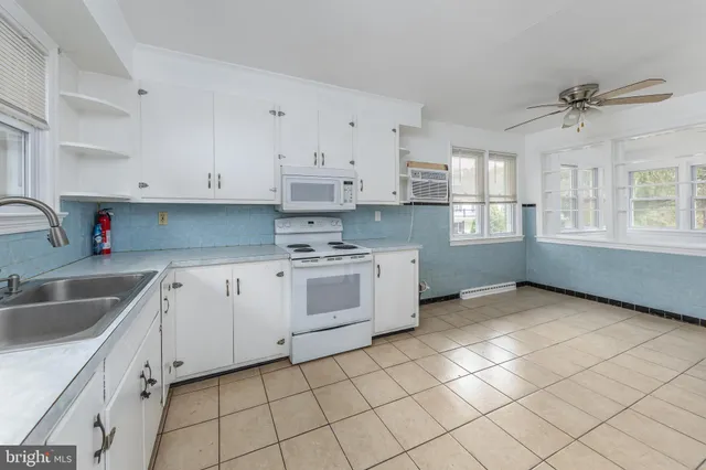 $320,000 | 40 Spillway Drive, Alloway, NJ 08001