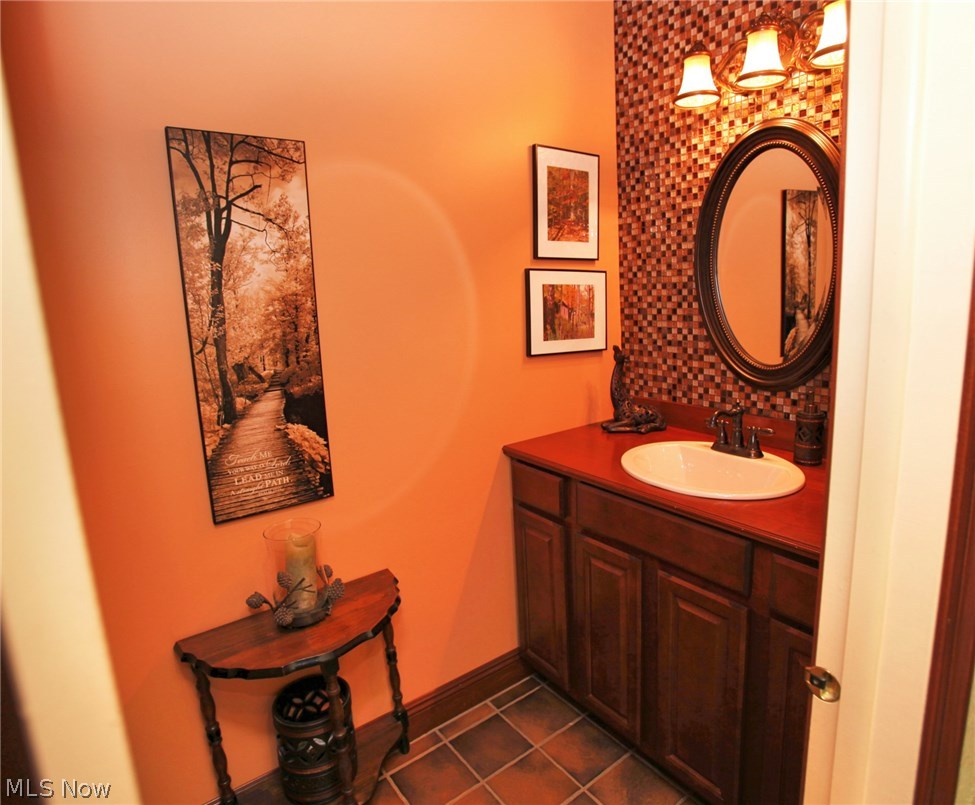 642 Hampton Ridge Drive Akron, OH 44313 - Photo 4 of 26 Gallery Image 4