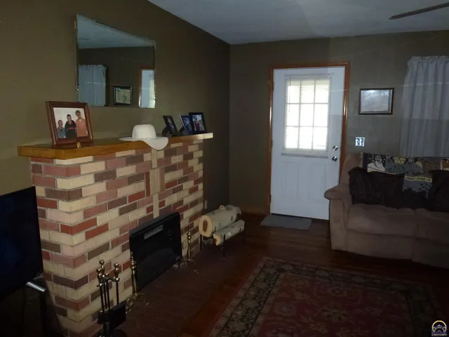 $120,000 | 718 West 6th Avenue, Emporia, KS 66801