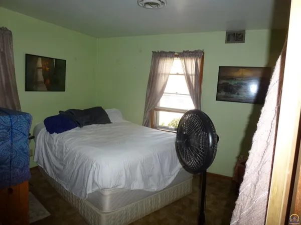 $120,000 | 718 West 6th Avenue, Emporia, KS 66801