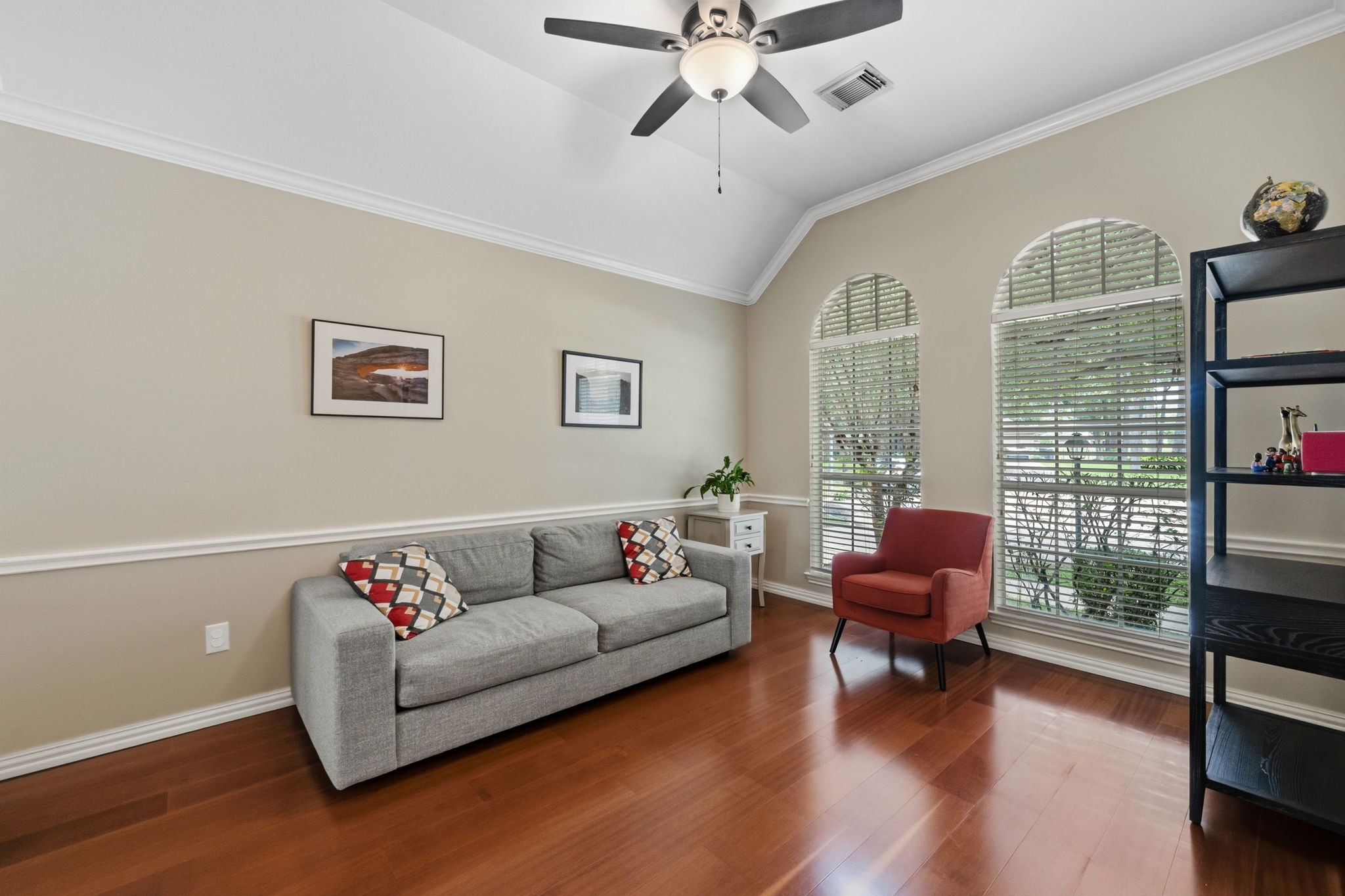 7514 Tumbling Road Humble, TX 77346 - Photo 4 of 28 a living room with furniture