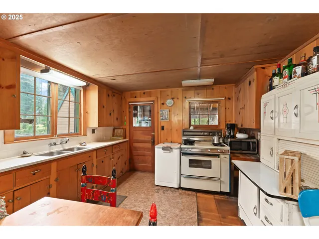 $460,000 | 85 Diamond Lake Loop, Chemult, OR 97731