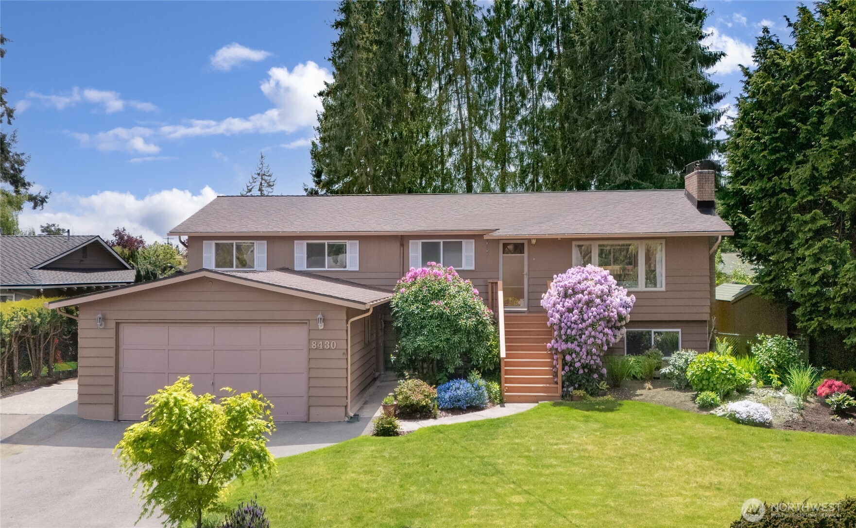 8430 Maple Lane Edmonds, WA 98026 - Photo 2 of 39 Gallery Image 2