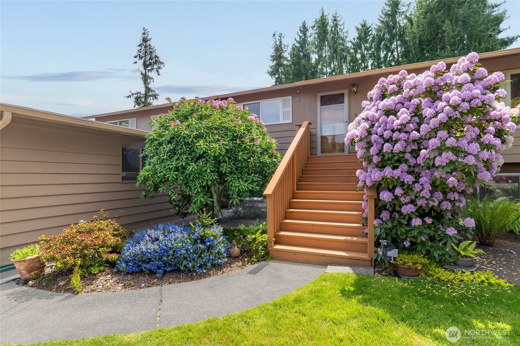 8430 Maple Lane Edmonds, WA 98026 - Photo 3 of 39 Gallery Image 3
