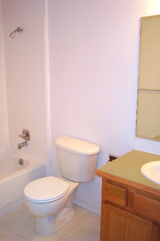 112 East Weile, Unit 4 Spokane, WA 99208 - Photo 4 of 9 Gallery Image 4