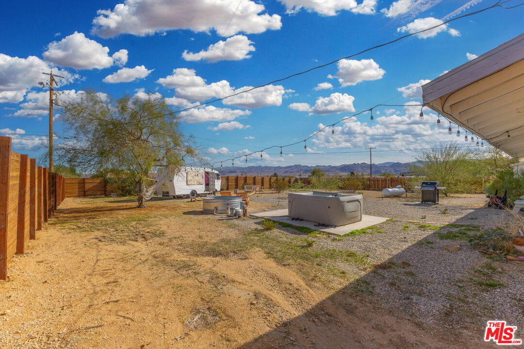 4789 Avenida Del Sol Joshua Tree, CA 92252 - Photo 20 of 37 a view of a indoor swimming pool