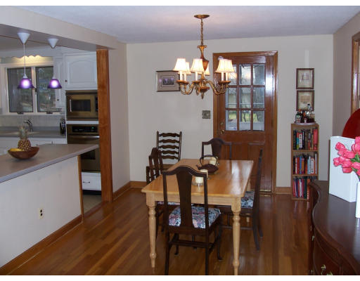 20 Marlyn Road Medfield, MA 02052 - Photo 7 of 22 Gallery Image 7