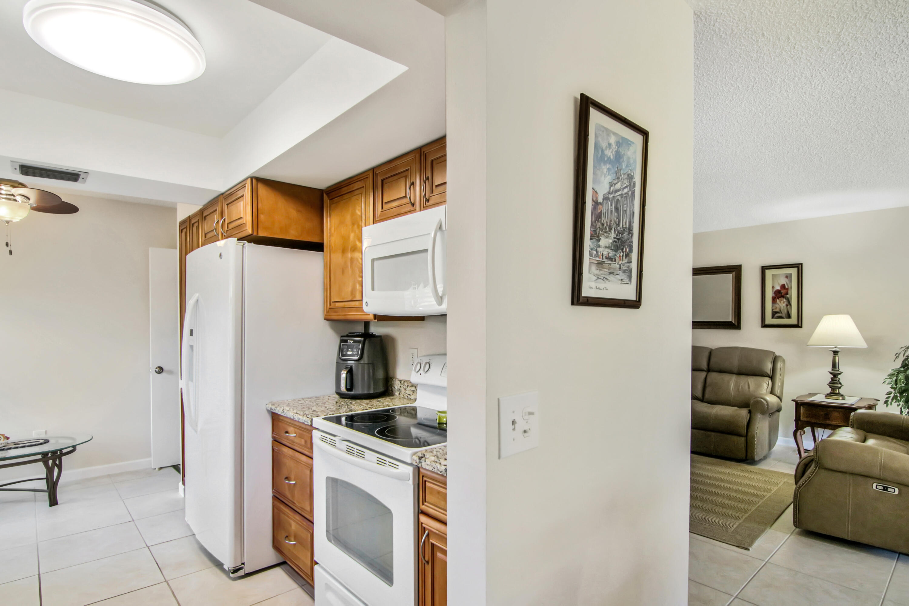 6223 Red Cedar Circle Greenacres, FL 33463 - Photo 14 of 40 14-KITCHEN