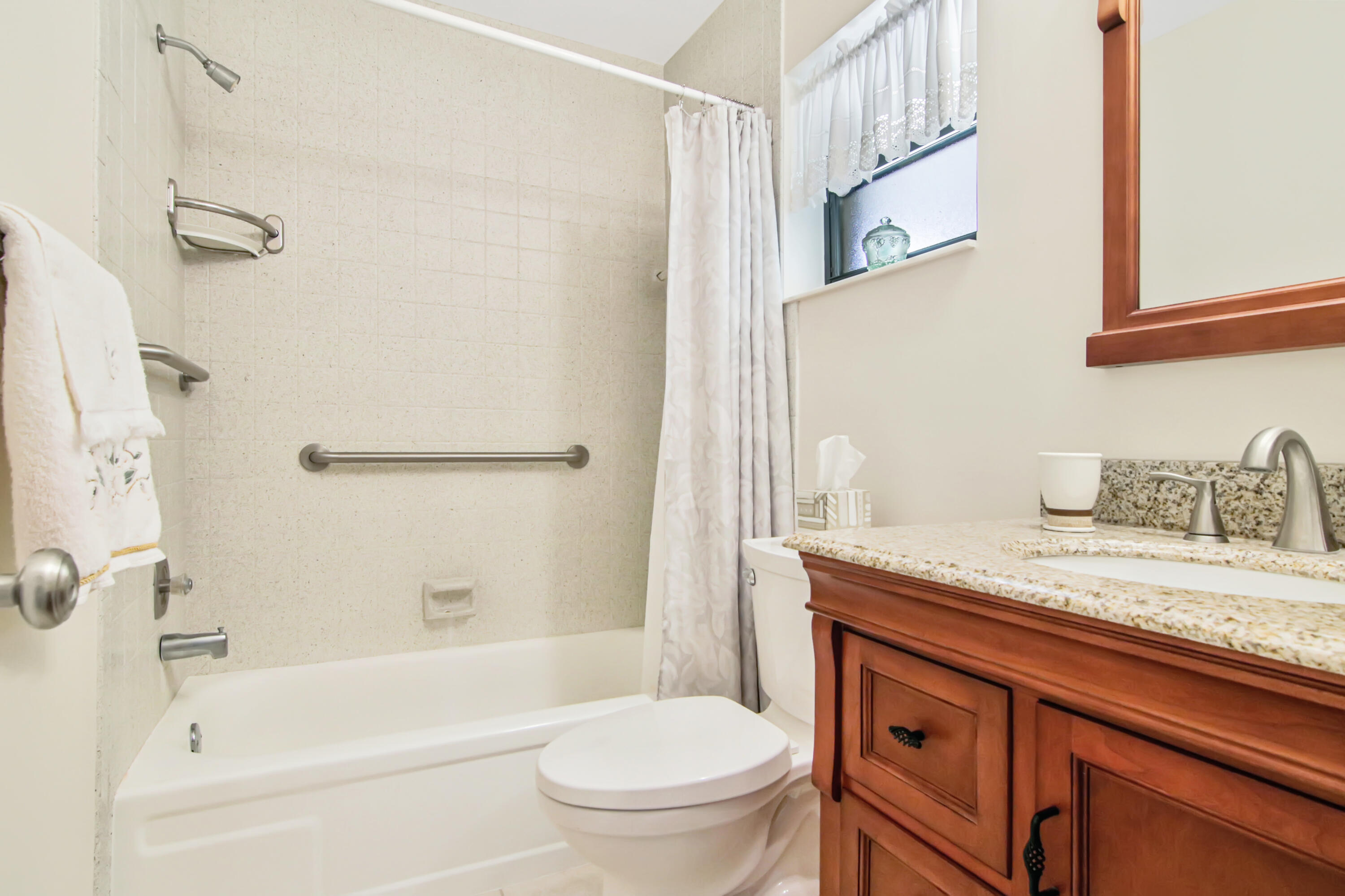 6223 Red Cedar Circle Greenacres, FL 33463 - Photo 26 of 40 26-GUEST BATHROOM