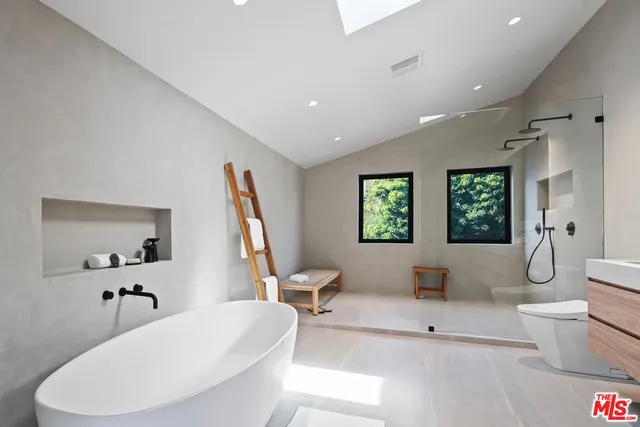 $65,000 | 31376 Broad Beach Road, Malibu, CA 90265