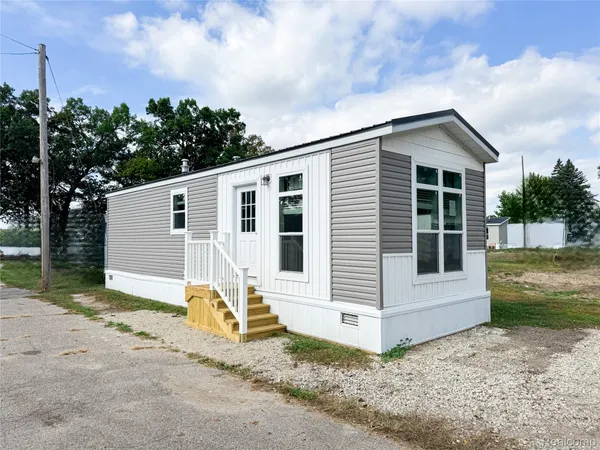 $89,000 | 44 Retreat Way, Fenton, MI 48430