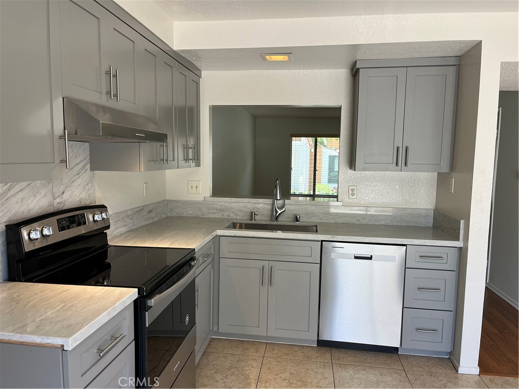 25885 Trabuco Road, Unit 97 Lake Forest, CA 92630 - Photo 4 of 22