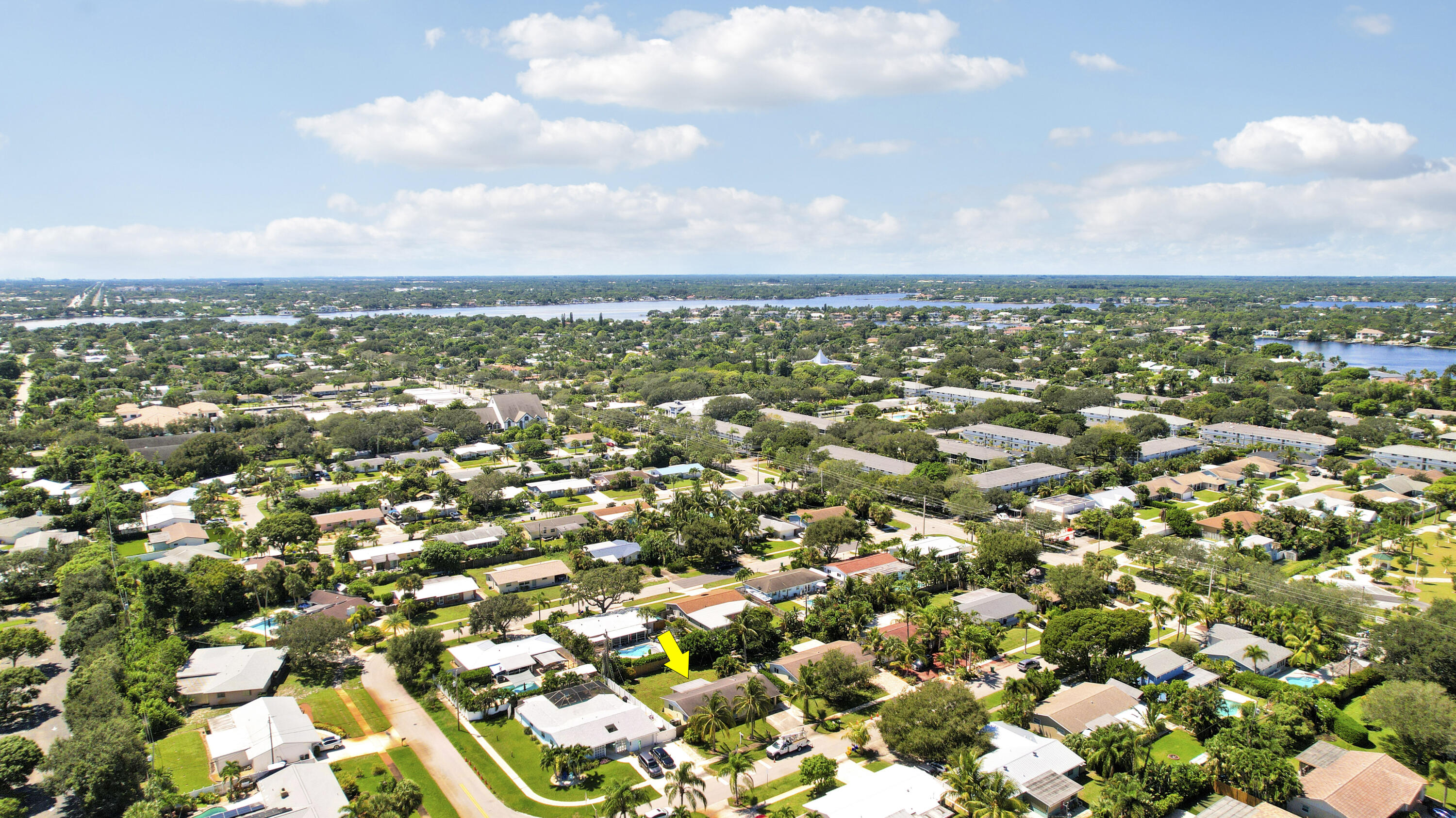 20 Willow Road Tequesta, FL 33469 - Photo 39 of 43 an aerial view of a city
