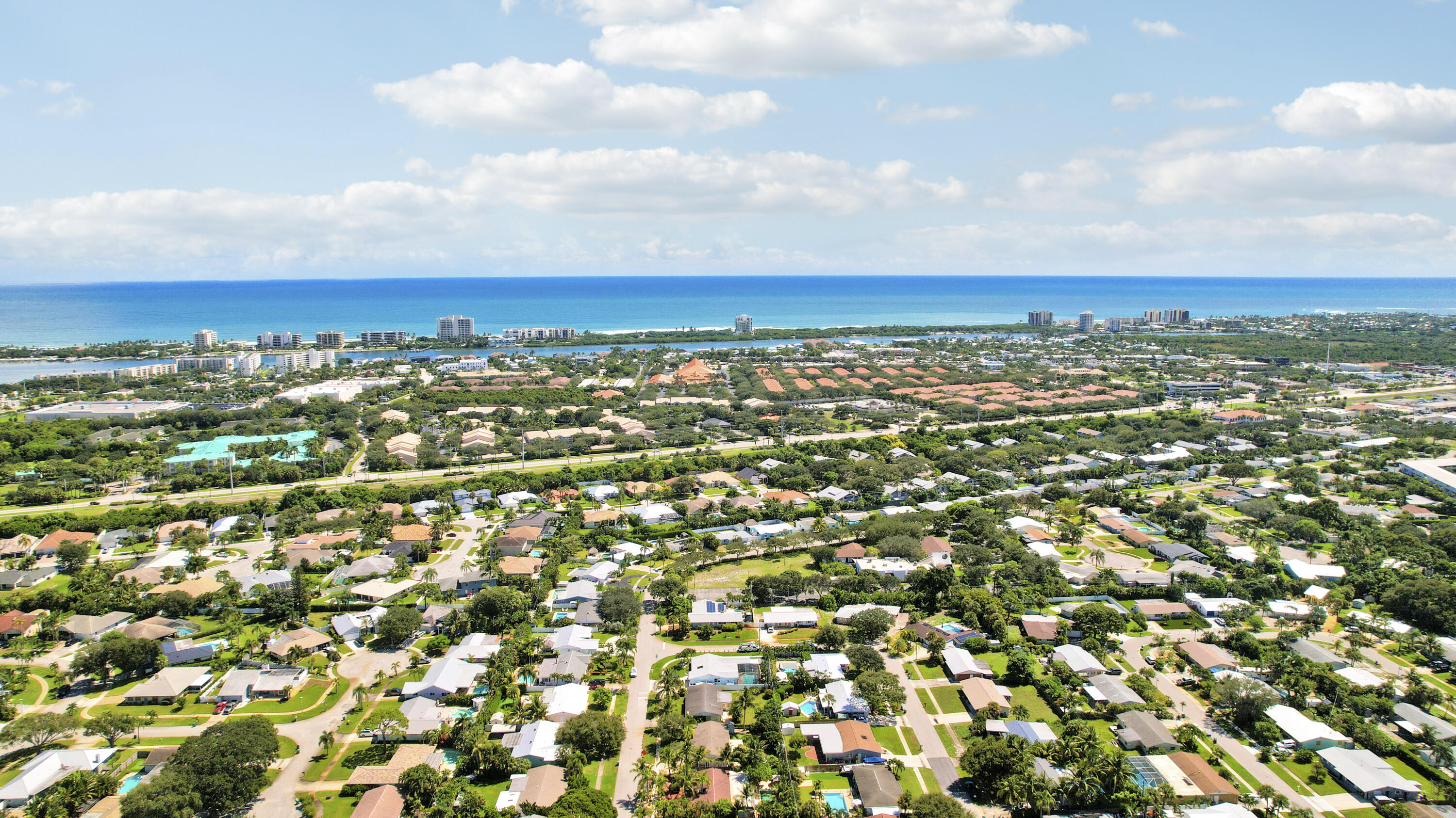 20 Willow Road Tequesta, FL 33469 - Photo 10 of 43 a view of a city
