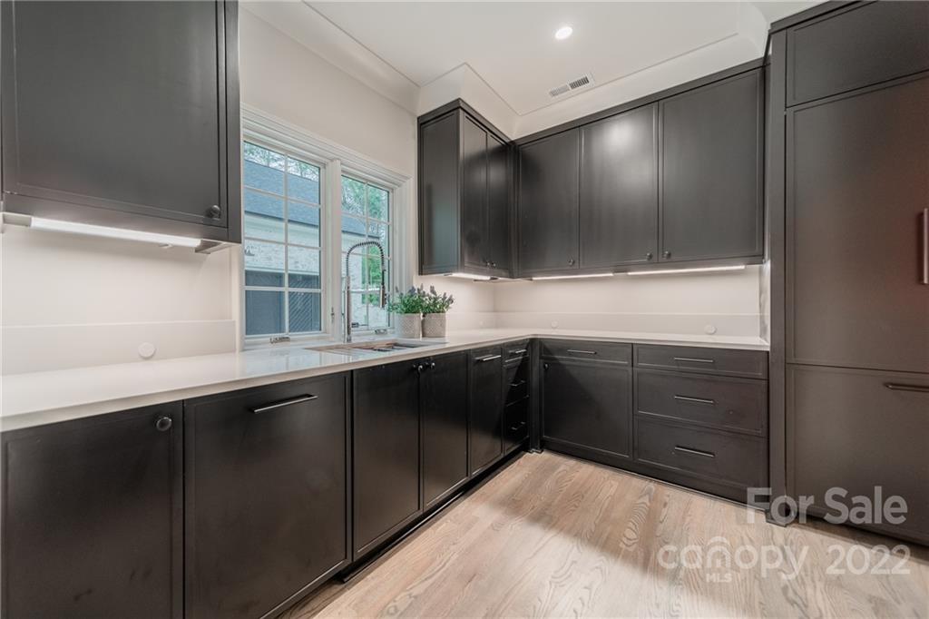 6433 Sharon Hills Road Charlotte, NC 28210 - Photo 13 of 48 Gallery Image 13