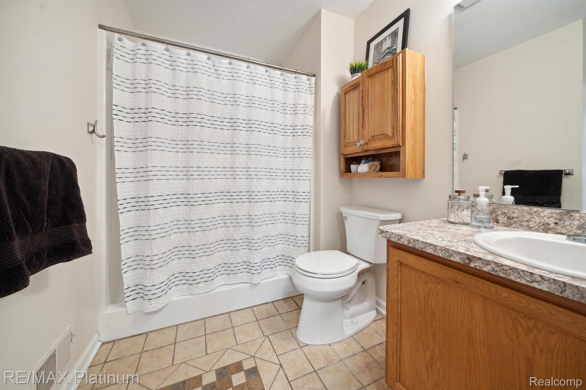 92 Sedum Road Howell, MI 48843 - Photo 10 of 22 Gallery Image 10