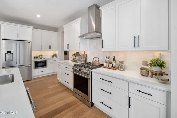 $760,900 | 22 Magnolia Drive, Halfmoon, NY 12065