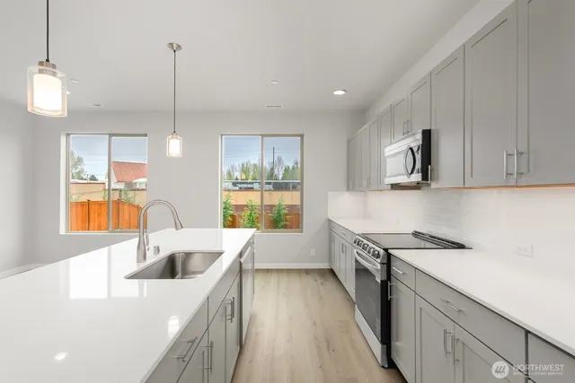 $929,800 | 13302 Southeast 238th Place, Unit 7, Kent, WA 98042