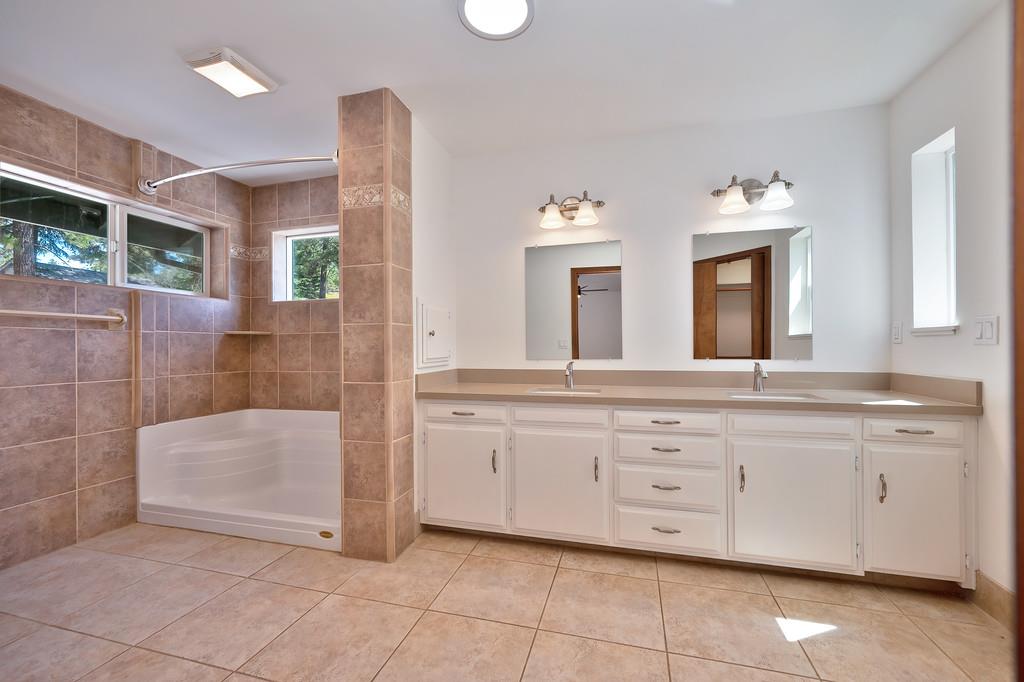 1130 Calen Way Colfax, CA 95713 - Photo 24 of 58 Beautiful master bath