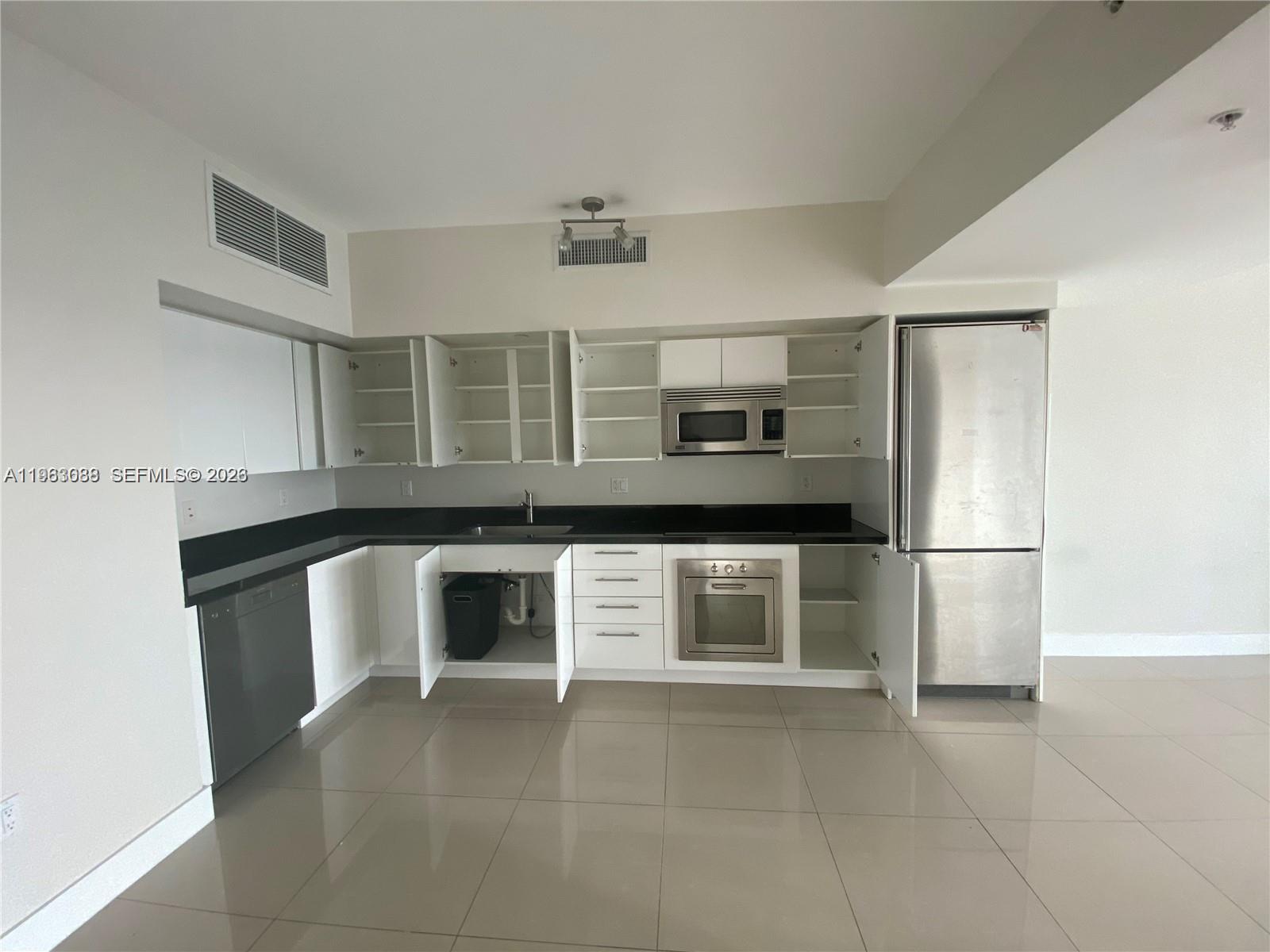 92 Southwest 3rd Street, Unit 1509 Miami, FL 33130 - Photo 4 of 20