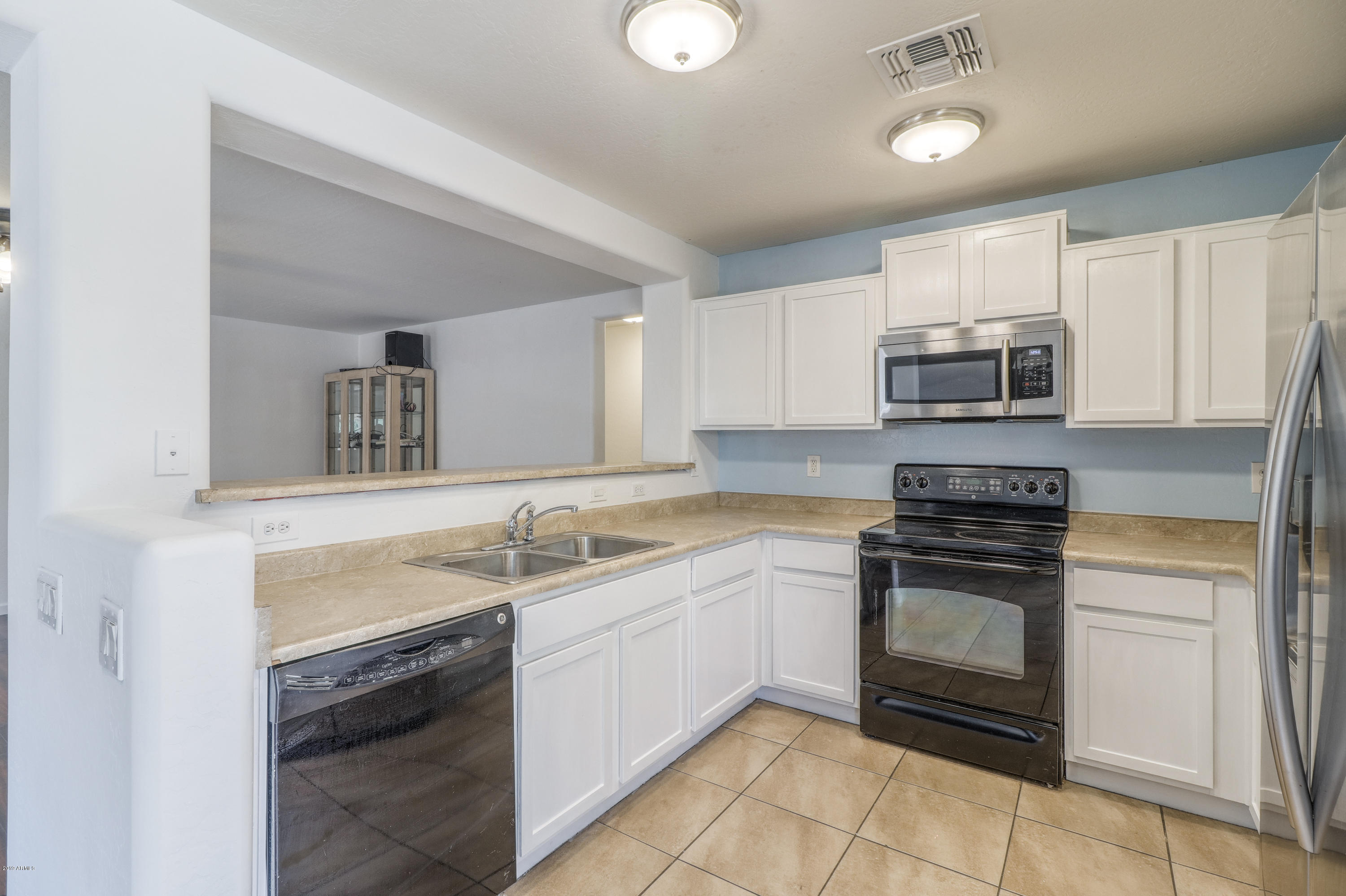 4740 East Silverbell Road San Tan Valley, AZ 85143 - Photo 11 of 25 11 Kitchen