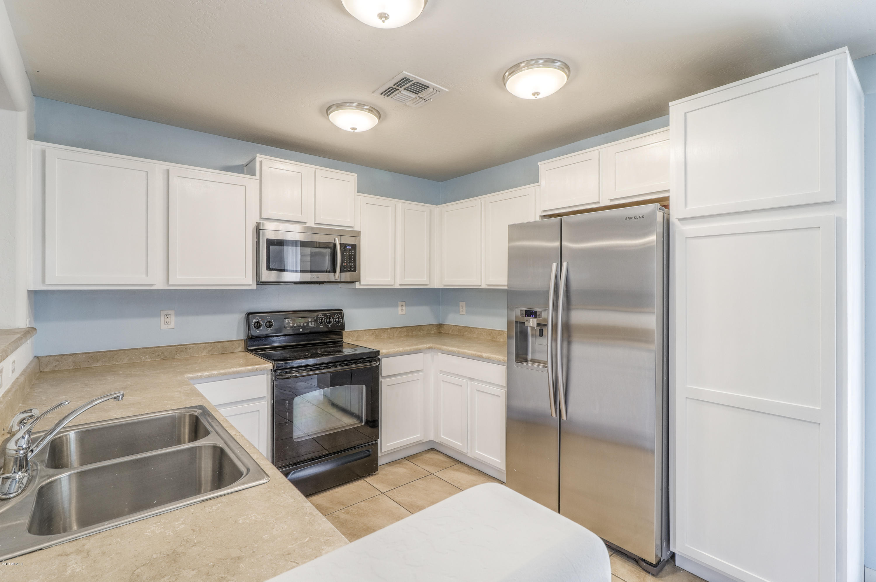 4740 East Silverbell Road San Tan Valley, AZ 85143 - Photo 12 of 25 12 Kitchen