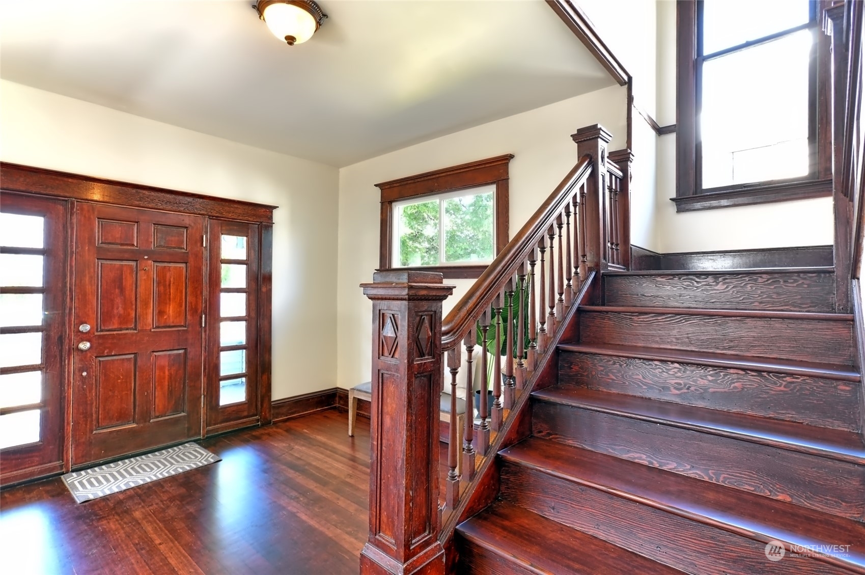 2427 Rockefeller Avenue Everett, WA 98201 - Photo 4 of 40