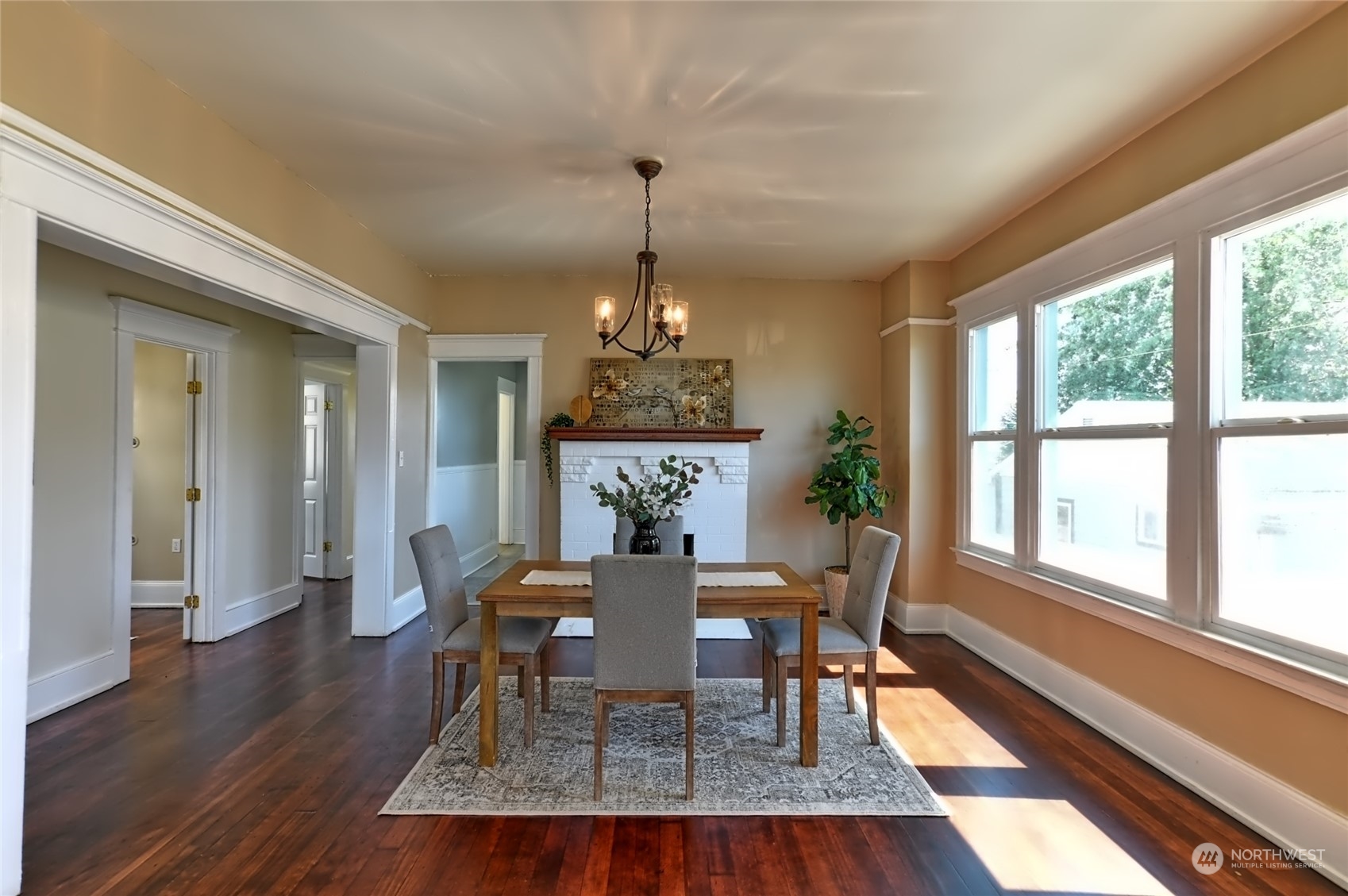 2427 Rockefeller Avenue Everett, WA 98201 - Photo 9 of 40