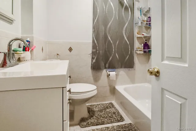 $989,000 | 112-02 Witthoff Avenue | Bellaire Estates