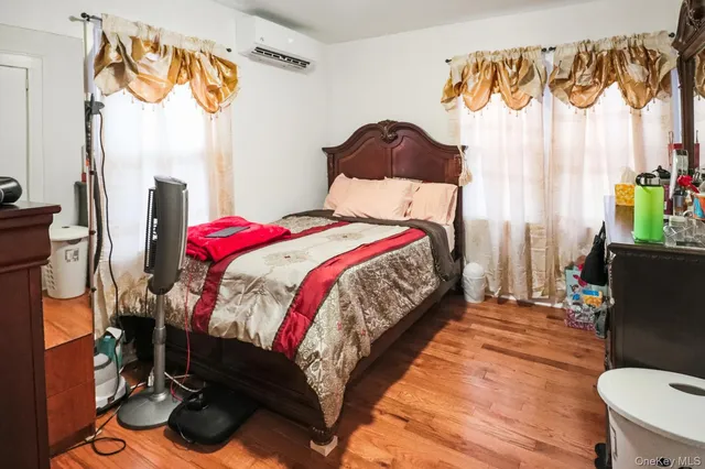 $989,000 | 112-02 Witthoff Avenue | Bellaire Estates