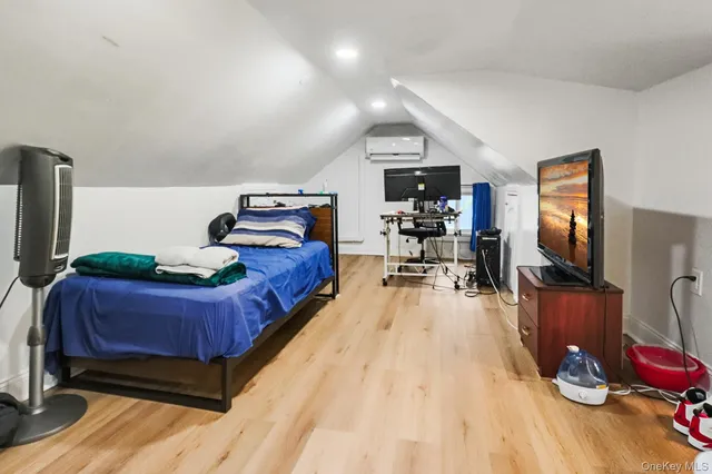 $989,000 | 112-02 Witthoff Avenue | Bellaire Estates