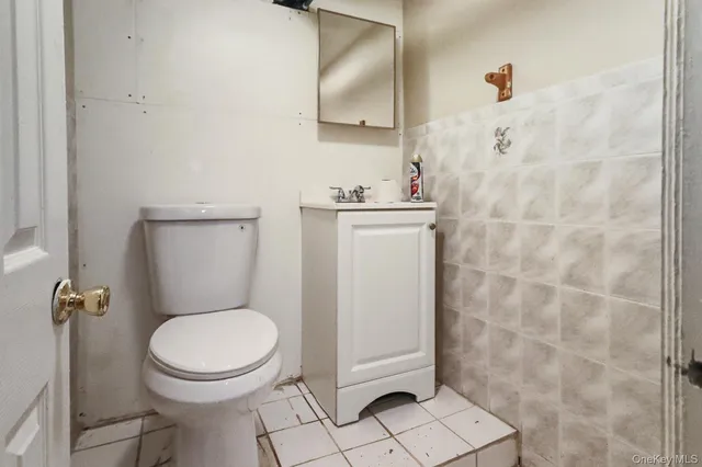 $989,000 | 112-02 Witthoff Avenue | Bellaire Estates