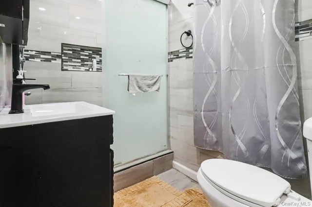 $989,000 | 112-02 Witthoff Avenue | Bellaire Estates