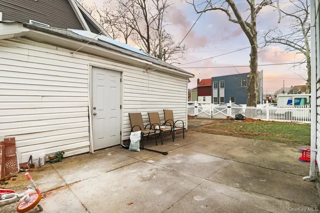 $989,000 | 112-02 Witthoff Avenue | Bellaire Estates