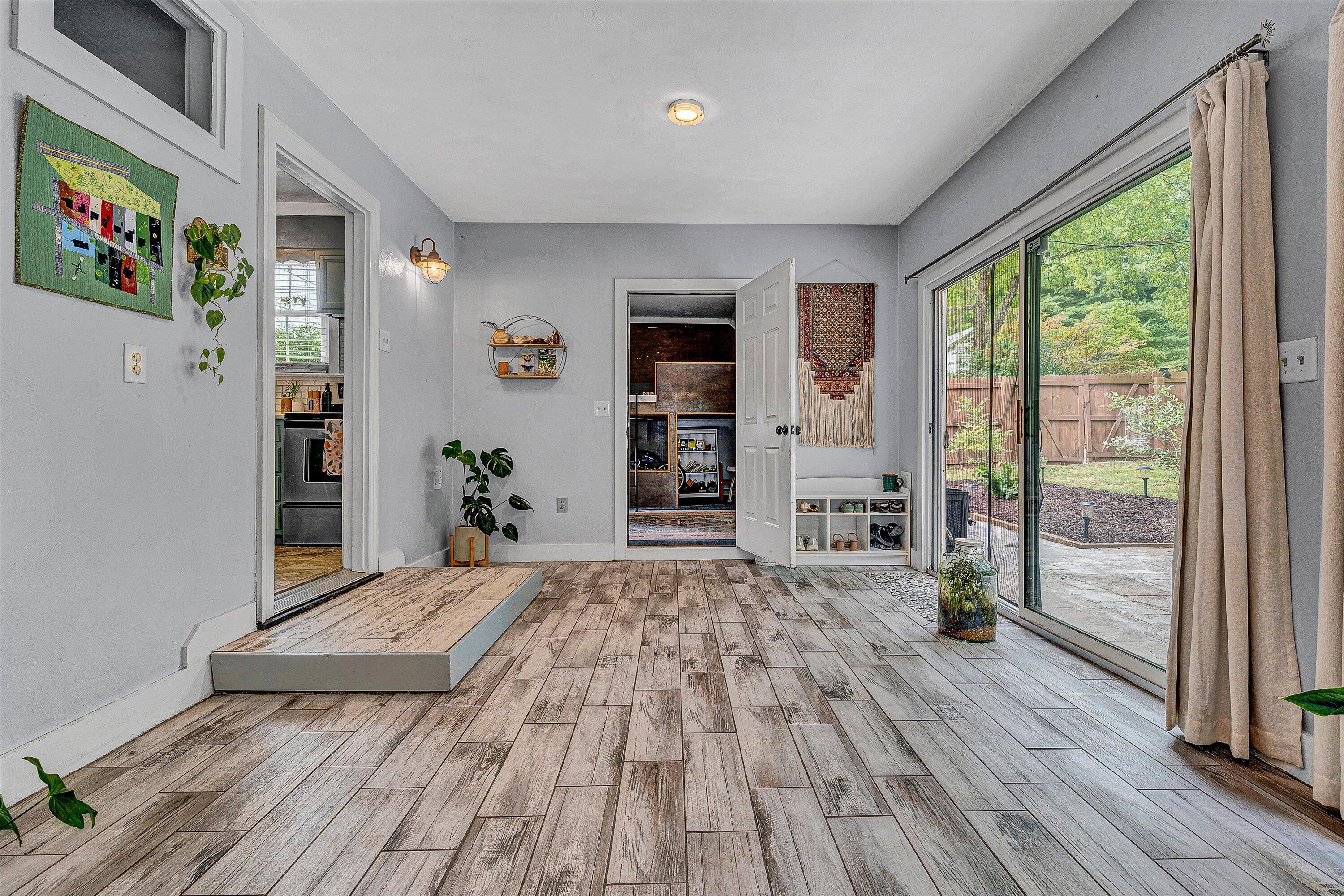 2529 Tillett Road Southwest Roanoke, VA 24015 - Photo 21 of 44 21-VM-06391