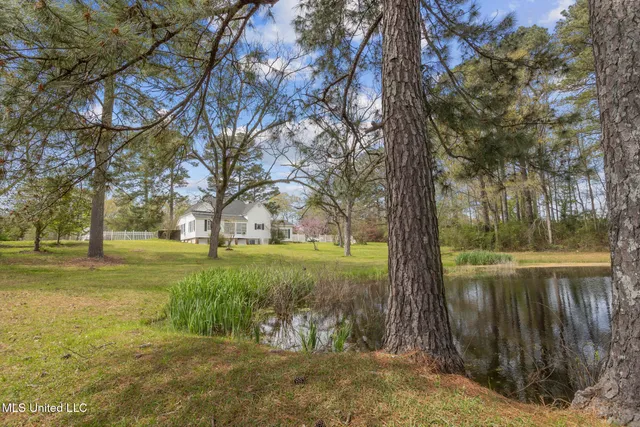 $219,000 | 810 North Maple Drive, Mendenhall, MS 39114