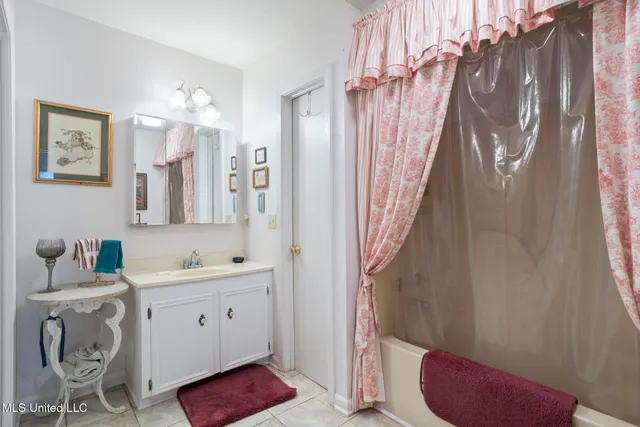 $219,000 | 810 North Maple Drive, Mendenhall, MS 39114