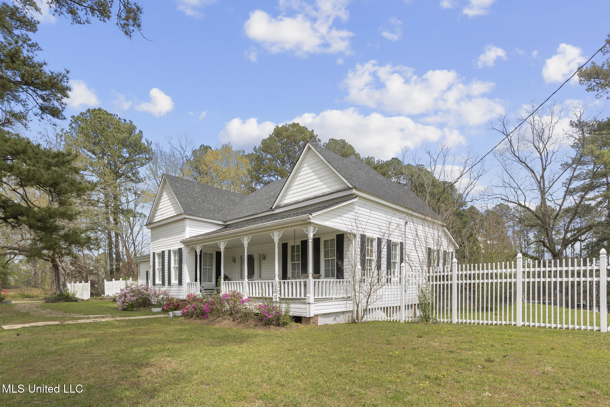 810 North Maple Drive Braxton, MS 39044 - Photo 4 of 29 810 Maple-4