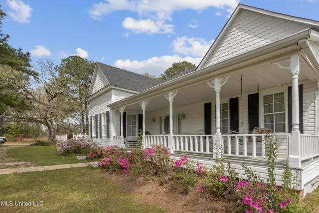 $219,000 | 810 North Maple Drive, Mendenhall, MS 39114