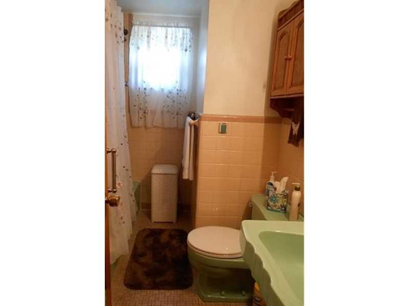 461 Unity Trestle Road Plum, PA 15239 - Photo 10 of 19 Full Bath.