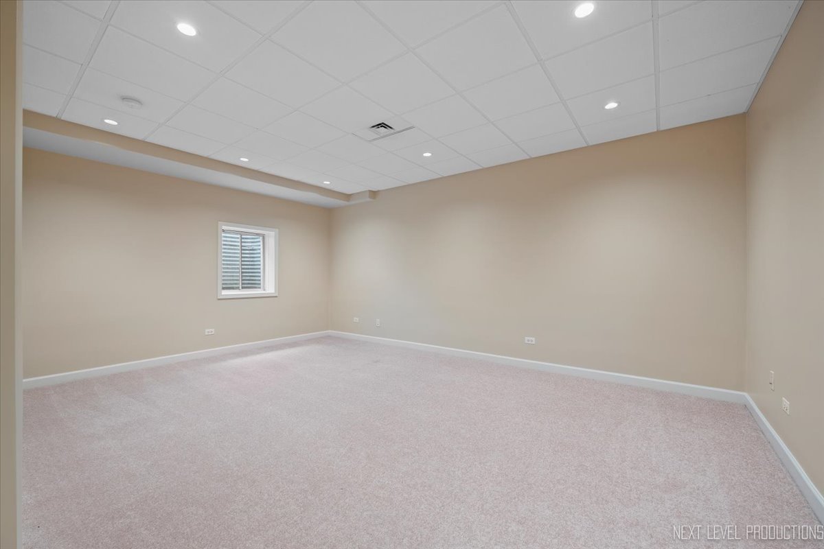 4830 Wolf Road Western Springs, IL 60558 - Photo 35 of 46 an empty room with a empty space and window