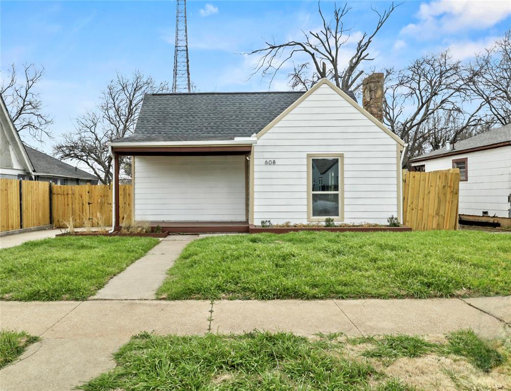 608 Colvin Street Fort Worth, TX 76104 - Photo 1 of 1 View of front facade featuring a front lawn