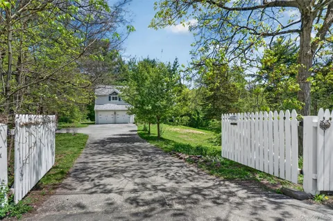 $610,000 | 34 Barkit Kennel Road, Pleasant Valley, NY 12569