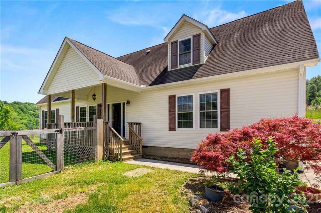 357 Clark Road Marshall, NC 28753 - Photo 4 of 48 Gallery Image 4