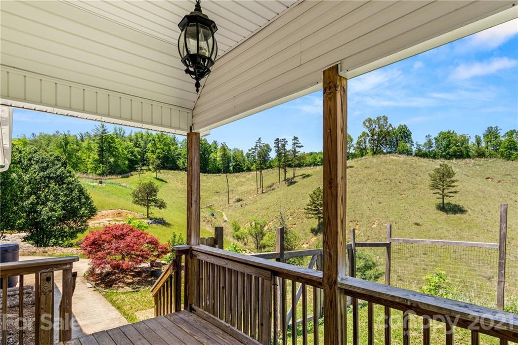 357 Clark Road Marshall, NC 28753 - Photo 6 of 48 Gallery Image 6