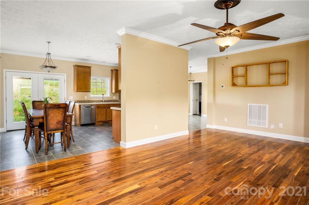 357 Clark Road Marshall, NC 28753 - Photo 10 of 48 Gallery Image 10