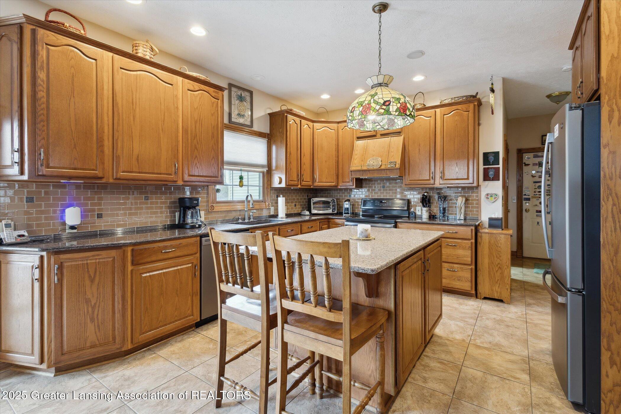 2151 North Wheaton Road Charlotte, MI 48813 - Photo 12 of 51 Kitchen